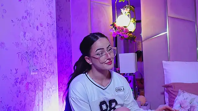 دردشة LucyLextonX الجنسية المباشرة