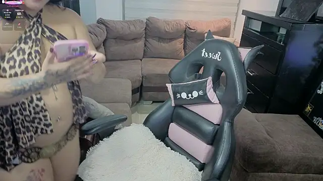 emyxpearly Chat XXX in diretta