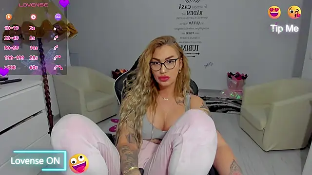 Pokazy przed kamerką – Nicol2Naya