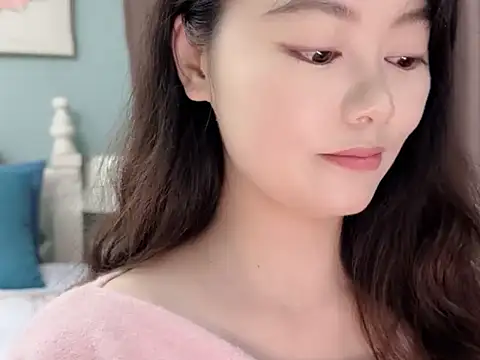 sarah111's Live XXX Chat