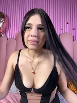 IamCharlottevega élő XXX-chatje