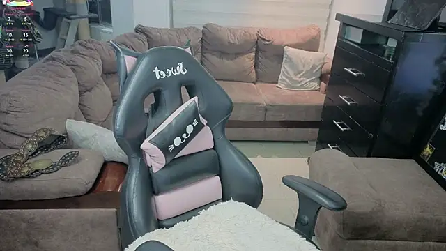 emyxpearly Chat XXX in diretta