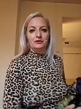 LadyTouch: онлайн-секс-чат