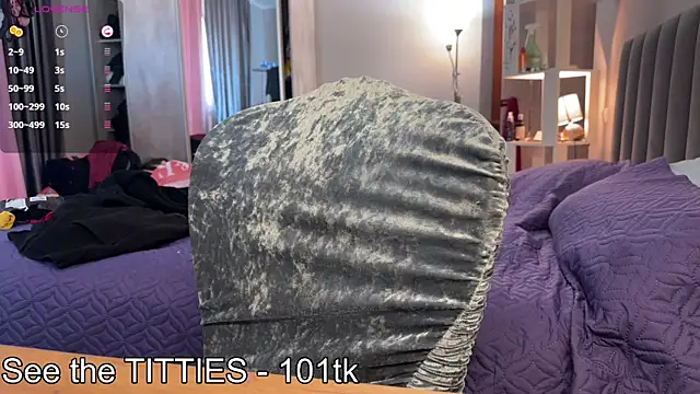 emily_is_here_ Live XXX Chat