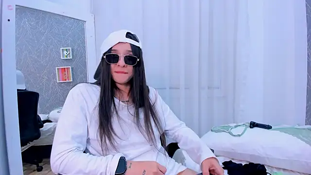 ViictoriiaSaenz: онлайн-секс-чат