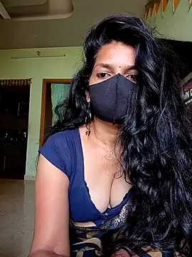 Czat XXX na żywo – Shuttii_25