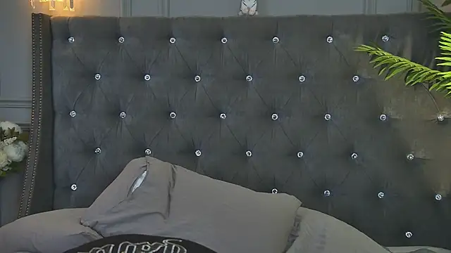 Chatroom XXX en direct de MiaEuphoria_