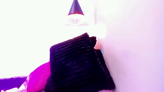 zaira_skinny Adlı Modelin Canlı XXX Sohbeti