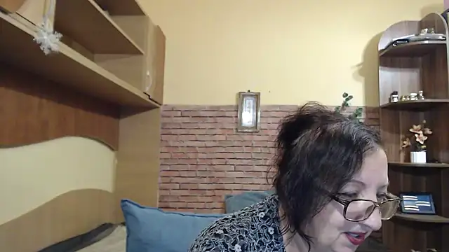 Chat XXX Live EvelyneFlirtyMilf