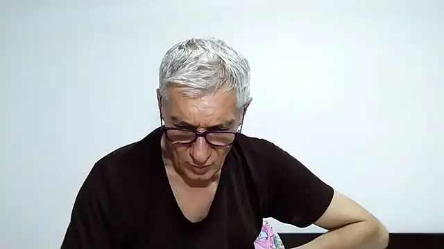 BIGUNCUTHARDCOCK 网络视讯表演