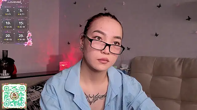 XXX chat uživo modela OdetteBiddy