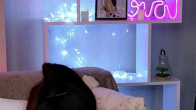 Chatroom XXX en direct de MilaaSweety