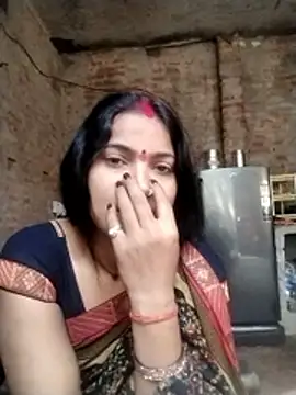 Maidangirl Adlı Modelin Canlı XXX Sohbeti