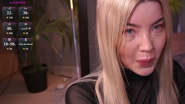 LindaThacker's Live XXX Chat