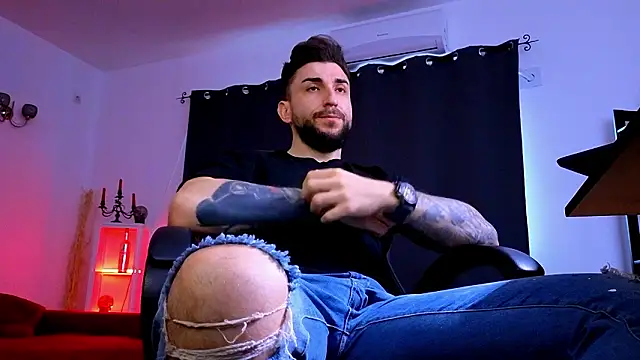 MightyAaron66 Live XXX-chat