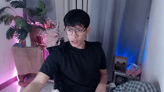 pinkcock_froi2305のライブXXXチャット