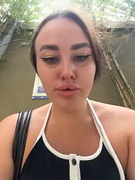 KiraSunshine Chat XXX in diretta