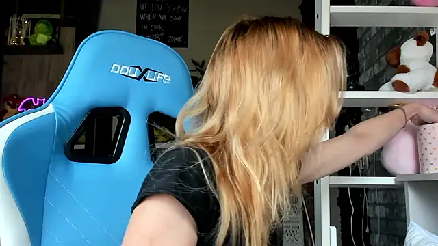 karo123421 Chat XXX live