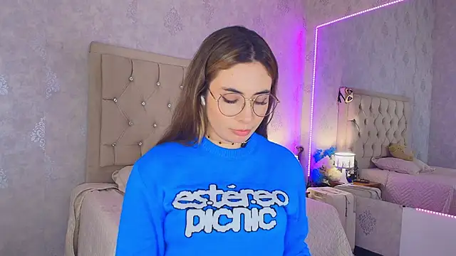 nini_love01 élő XXX-chatje