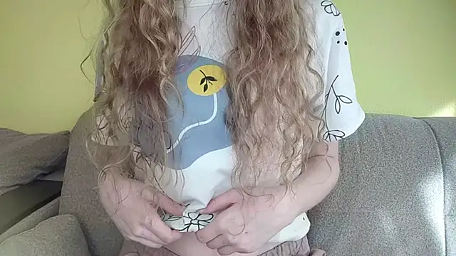 RayaNenliaのライブXXXチャット