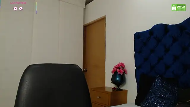 Lili666_ Chat XXX in diretta