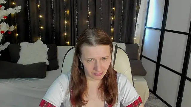 Kathrine_Meyer Adlı Modelin Canlı XXX Sohbeti