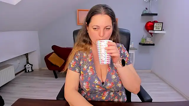 LollaGirl – Naživo XXX chat