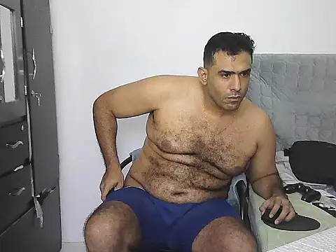 Chatroom XXX en direct de AlphaLatinoBear