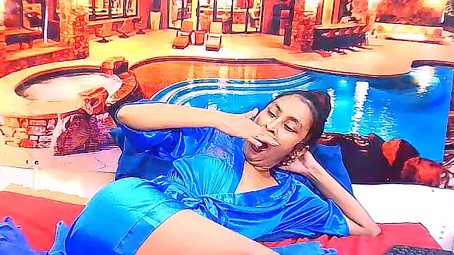 IndianSexyButt's Live XXX Chat