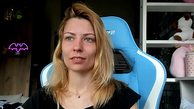 karo123421 Adlı Modelin Canlı XXX Sohbeti