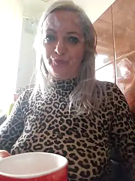 LadyTouch live XXX chat