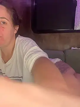 Pokazy przed kamerką – chellerayy