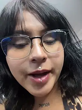 Chat XXX Live emyxpearly