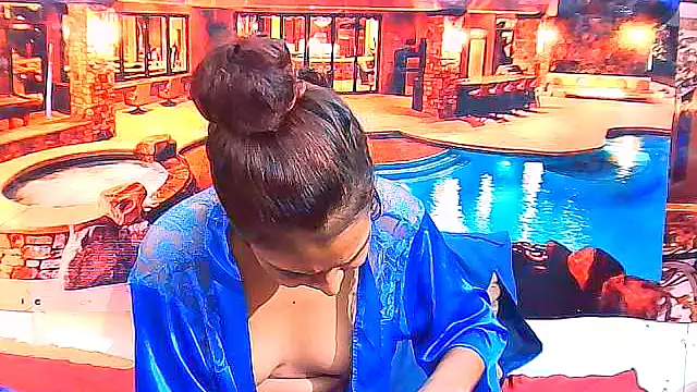 IndianSexyButt 即時 XXX 聊天