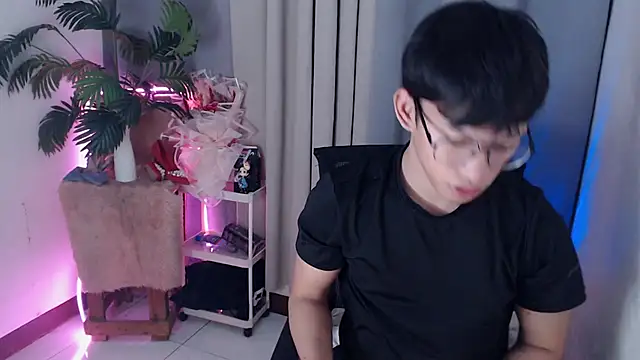 pinkcock_froi2305's Live XXX Chat