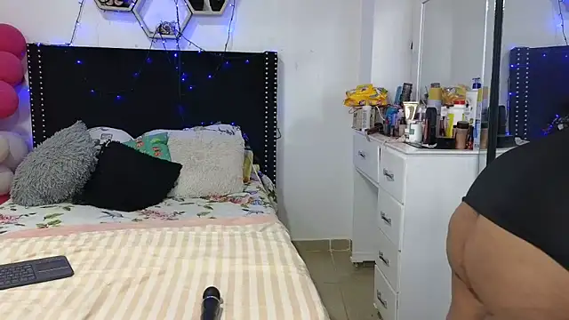 charlotte_077's Live XXX Chat