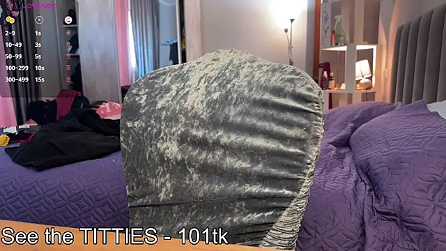 emily_is_here_ live XXX chat