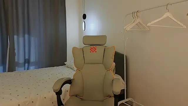 yourrdanceteacher élő XXX-chatje