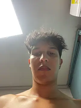 Leo_Savage_ Live XXX-chat