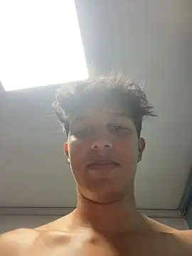 Leo_Savage_ লাইভ XXX চ্যাট