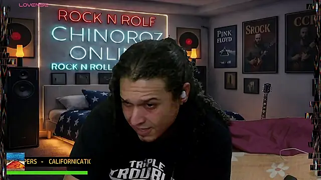 chino_roz Show in webcam