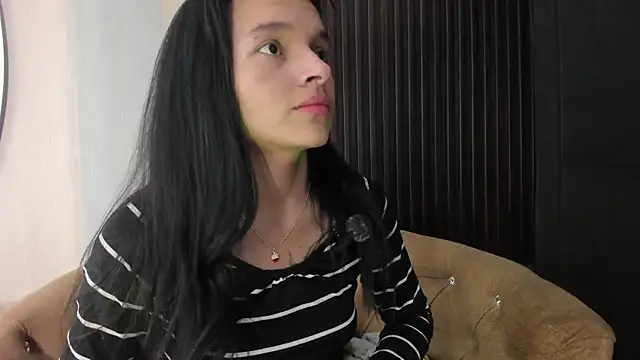 _shantal_smith 라이브 XXX 채팅