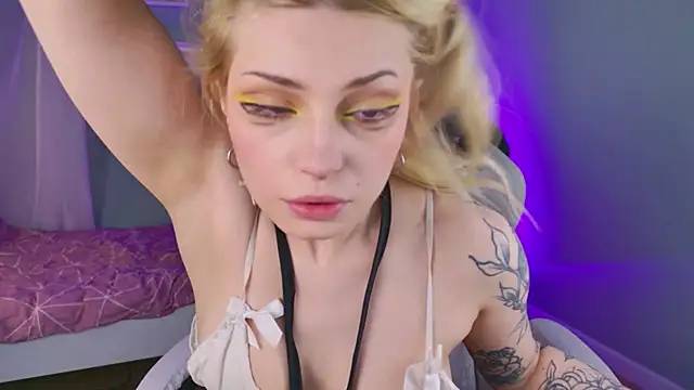 دردشة AvaSun الجنسية المباشرة