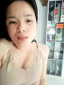 Ivy_Trix2's Live XXX Chat