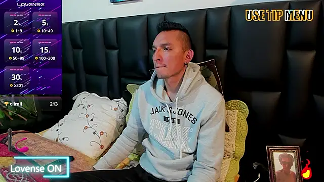 Mike_Waters webkamerás műsora