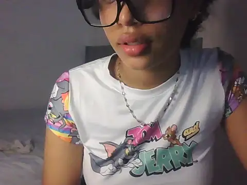 VictoriaSkinnyn Live XXX chat