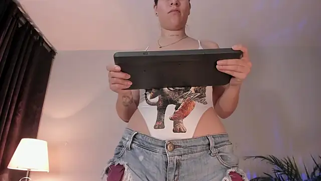 Chat XXX en directo de Holly_velvett