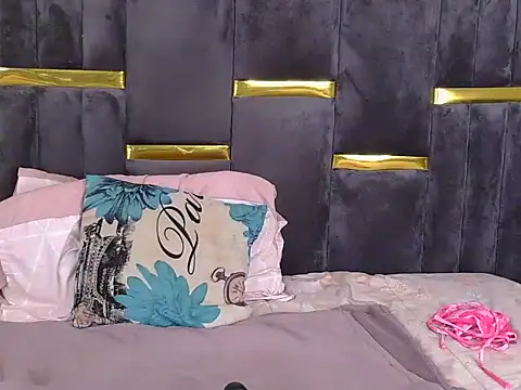 Divine_Beautyxx's Webcam Show