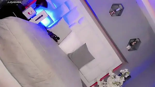 Ariia-janee Adlı Modelin Canlı XXX Sohbeti