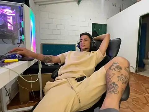 Max_TheHorseDick: онлайн-секс-чат